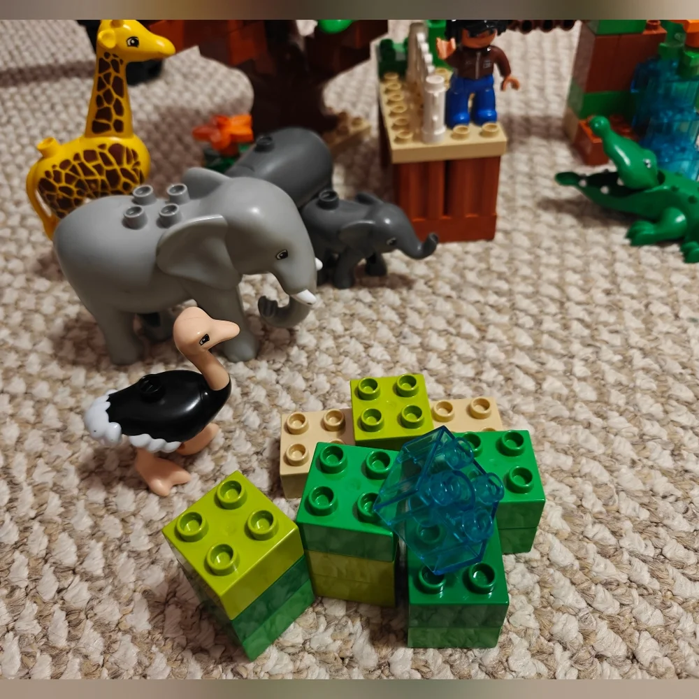 Lego Duplo Jungle Adventure Set - Picture 3 of 5